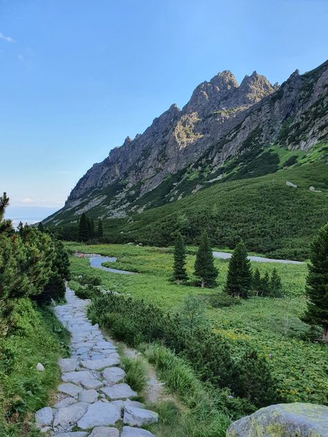 Slovakia Aesthetic, Mountain Garden, High Tatras, Europe 2023, Core Core, Tatra Mountains, Garden Modern, Travel Destinations Bucket Lists, Fall Break