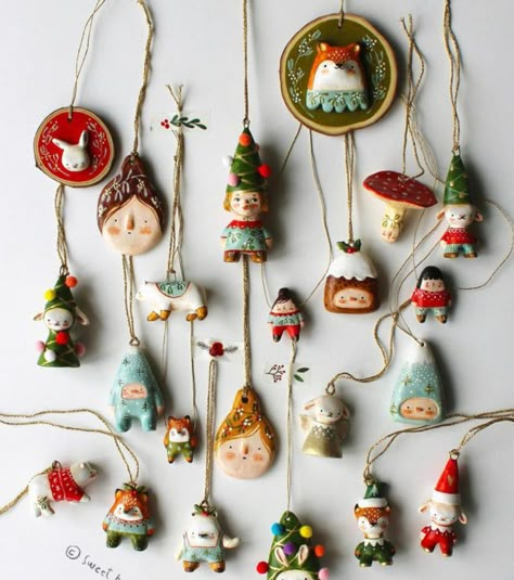 Clay Diy Ornaments, Christmas Clay Sculptures, Diy Ceramic Christmas Ornaments, Sculpy Ornaments, Clay Xmas Decorations, Pottery Ornaments Christmas, Baked Clay Ornaments, Clay Tree Ornaments, Paperclay Projects