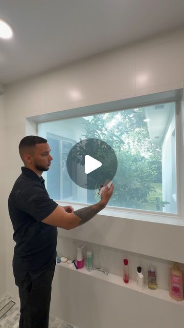 Awadrey Delgado - Deluxe Smart Film on Instagram: "If you have bathroom glass and need privacy smart glass film is the way to go with @deluxesmartfilm , if you need information about our films comment and let us know what information do you need or if you need a quote click the link in bio. 

Follow us @smartglass 
@deluxesmartfilm 

#bathroom #smartglass #smartfilm #smarthome #luxurybathroom #modernbathroom #window #door #deluxesmartfilm" Switchable Glass Window, Smart Film Window, Modern Bathroom Window, Smart Glass Window, Window Privacy Ideas, Smart House Ideas Technology, Smart Bathroom Ideas, Bathroom Window Privacy, Glass Film Design