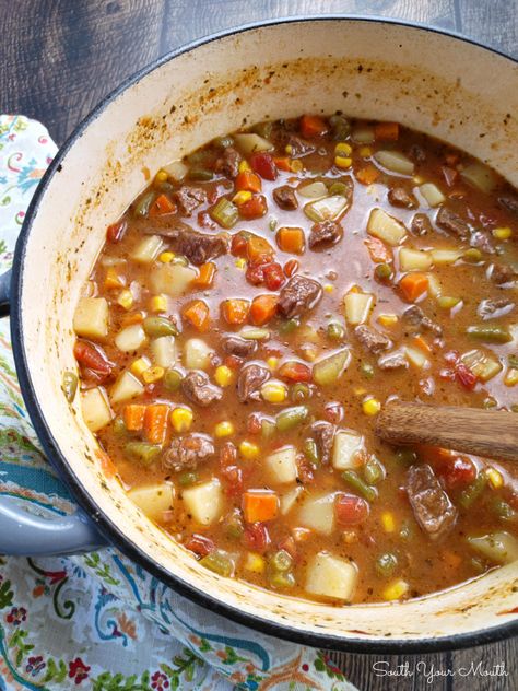 Beef Vegetable Soup Stovetop, Soup Recipes For One, Vegetable Beef Soup Recipes, Veg Beef Soup, Beef Veggie Soup, Beef Soups, Easy Vegetable Beef Soup, Postpartum Meal, Homemade Vegetable Beef Soup