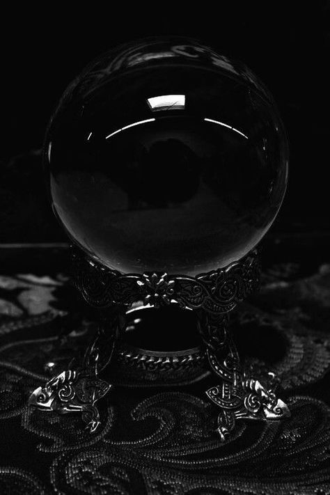 Obsidian Aesthetic, Witch Aesthetic, Black And White Aesthetic, White Photo, Pics Art, White Aesthetic, Black Magic, Shades Of Black, Black Is Beautiful