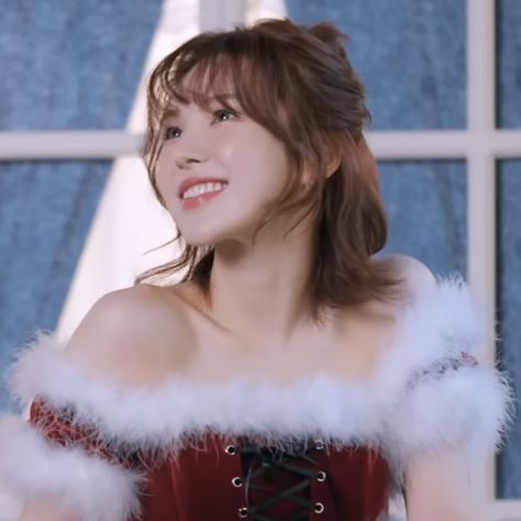 Reveluv Core, Red Velvet Christmas Icons, Wendy Red Velvet Icon, Red Velvet Wendy Icon, Red Velvet Christmas, Red Velvet Wendy, Velvet Aesthetic, Wendy Red Velvet, Red Velvet Irene