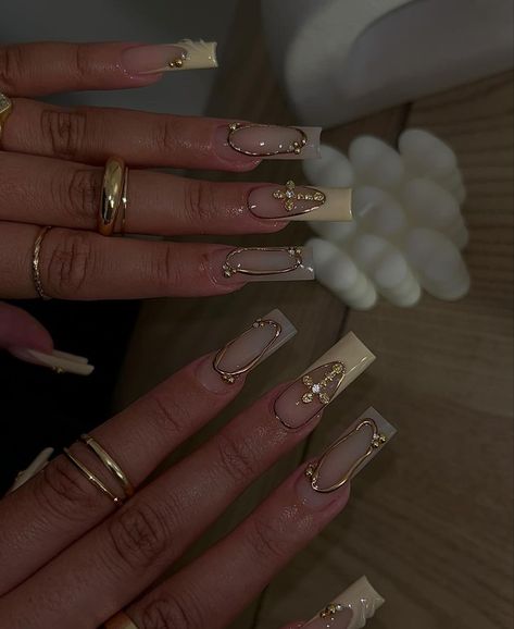 Gold Nail Designs, Gold Nail, Metal Cross, Bling Acrylic Nails, Elegant Color, Nails French, Square Acrylic Nails, Classy Nails, Pretty Acrylic Nails