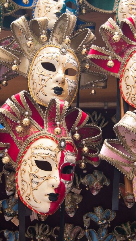 Carnival in Venice: A Celebration of Culture and Tradition Venice Festival, Venetian Carnival, Carnival Theme Party, Venice Carnival, Venice Carnival Illustration, Venice Italy Carnival, Venice Mask Carnival, Venice Festival Mask, Venice Carnivale