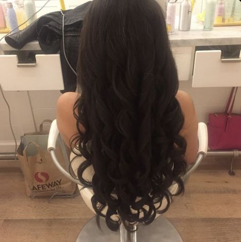 Layers In Hair, New Long Haircuts, Long Hairstyles With Layers, Curled Prom Hair, Hairstyles With Layers, Black Hair Curls, Venus Of Willendorf, Latina Hair, Light Curls