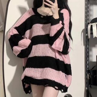 Grunge Egirl, Striped Sweaters, Egirl Style, Striped Knitwear, Pull Rose, Striped Knitted Sweater, Pullover Mode, Sweaters Women, Look Retro