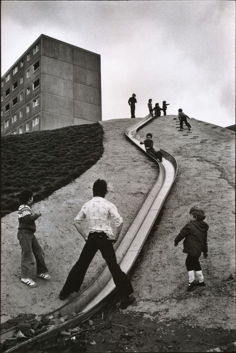 Suburbs of Newcastle upon Tyne, Tyne and Wear, England, 1977 Gritty Photography, Documentary Ideas, Max Dupain, Gueorgui Pinkhassov, Jeanloup Sieff, Picture Wallpaper, Robert Doisneau, Alfred Stieglitz, Tyne And Wear