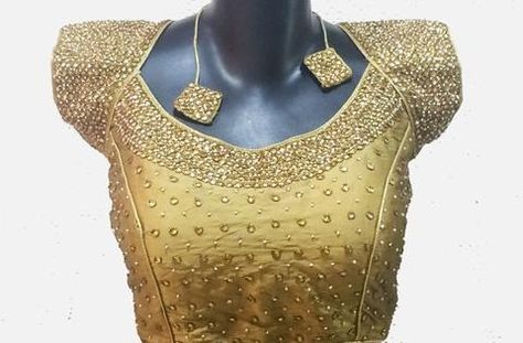 55 Latest Golden Blouse Designs with Images Golden Saree Blouse Designs, Golden Blouse Design, Golden Blouse Designs, Gold Blouse Designs, Blouse For Wedding, Gold Lace Fabric, Brocade Blouse Designs, Golden Party, Lacey Blouse