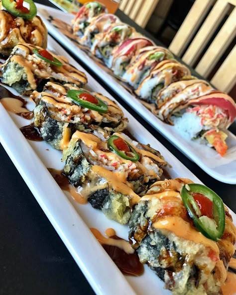 Fried Sushi Rolls, Fried Rolls, Fried Tempura, Steak Sushi, Fried Sushi, Sushi Sushi, Food Babe, Sushi Recipes, Food Goals