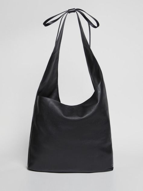 Slouchy Leather Tote, Fashion Week Outfit Ideas, Bag Png, Sacs Tote Bags, Fashion Week Outfit, Sustainable Bag, Strappy Sandals Flat, Strappy Flats, January 2024