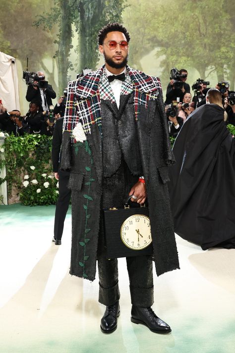 All The Looks From The 2024 Met Gala | Essence Black Future, Black And White Suit, Essence Festival, Met Gala Red Carpet, Ben Simmons, Best Dressed Man, Donald Glover, Stylish Celebrities, Anna Wintour