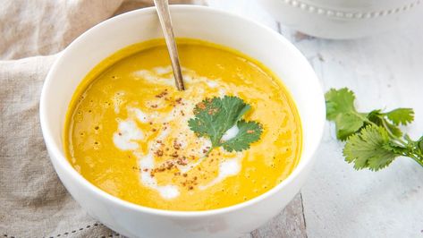 Tandoori Pumpkin Soup (AIP, Paleo) Vegetarian Nutrition, Ginger Soup, Meat Alternatives, Detox Soup, Carrot And Ginger, Vegetarian Breakfast, Vegan Soup, Pomegranate Seeds, Pumpkin Soup