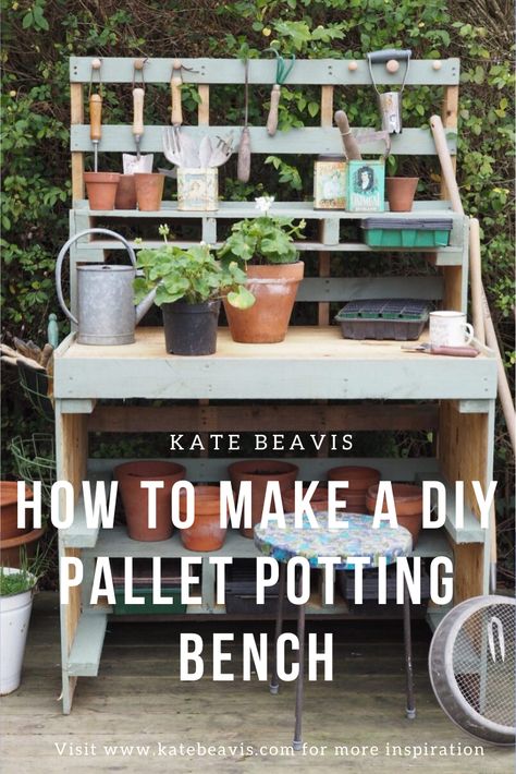 Potting Benches Diy, Garden Diy Decoration Ideas, Pallet Potting Bench, Potting Bench Plans, Outdoor Potting Bench, Potting Benches, Small Backyards, Potting Tables, Potting Table