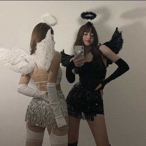 Duo Outfits Aesthetic, Costume Ideas For Halloween, Angel Halloween Costumes, Halloween Duos, Matching Halloween Costumes, Bff Halloween Costumes, Best Friend Halloween Costumes, Hot Halloween Outfits, Pretty Halloween Costumes