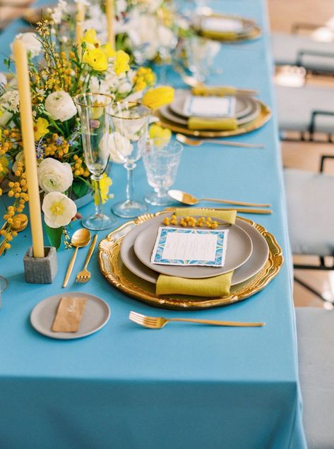 Best Wedding Decor, Beach Dessert, Dessert Display Wedding, Table Coordinate, Yellow Wedding Colors, Blue Table Settings, Birthday Deco, Orange Dessert, Decor Images