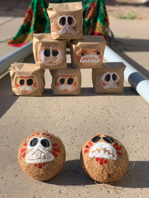 Moana Decorations, Moana Birthday Party Theme, Moana Theme Birthday, Moana Themed Party, Moana Theme, Food Games, Lots Of Food, Pinata Fillers, Luau Birthday Party