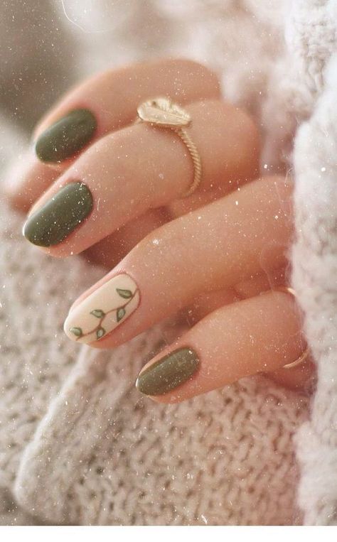 Nail Art Vert, Olive Nails, Fall Wedding Nails, Boho Nails, Shellac Nails, Bride Nails, Short Nail Designs, Oval Nails, Gel Nail Designs