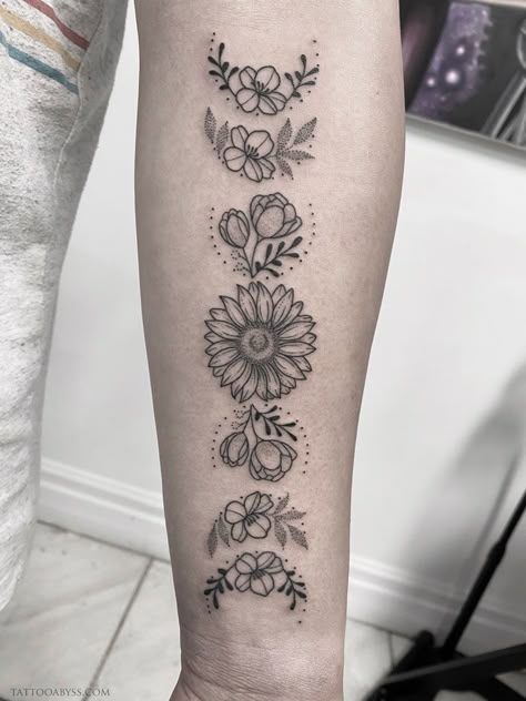 Moon Phase Flower Tattoo, Sunflower Moon Phases Tattoo, Sunflower With Moon Tattoo, Flower Moon Phases Tattoo, Moon Phase Floral Tattoo, Flesh Painting, Someday Tattoo, Skin Doodles, Moon Phases Tattoo