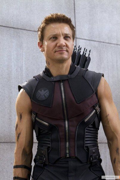 Jeremy Renner as Clint Barton / Hawkeye in The Avengers (2012) Jeremy Renner Avengers, Hawkeye Costume, Hawkeye Comic, Hawkeye Avengers, Avengers Quotes, Marvel Hawkeye, Avengers Pictures, Riza Hawkeye, Avengers Imagines