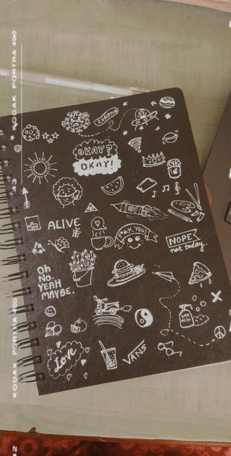 Black Diary Cover Ideas, Diary Front Cover Ideas, Diary Cover Ideas, Front Cover Ideas, Black Diary, Diary Cover Design, Book Doodle, Black Notes, Diary Cover