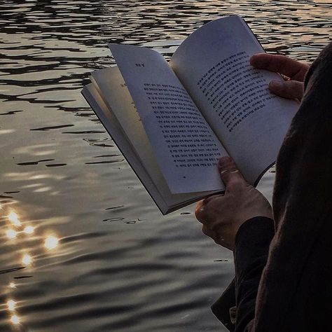 Thomas Carlyle, Baba Jaga, Reading A Book, Dark Academia Aesthetic, Academia Aesthetic, + Core + Aesthetic, Infj, Aesthetic Photo, Book Aesthetic