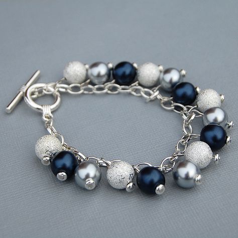 Fancy Bracelets, Manik Manik, Diy Jewelry Inspiration, Easy Diy Jewelry, Bracelet Design, Silver Charm Bracelet, Beaded Bracelets Diy, Wet Felting, Bead Jewellery