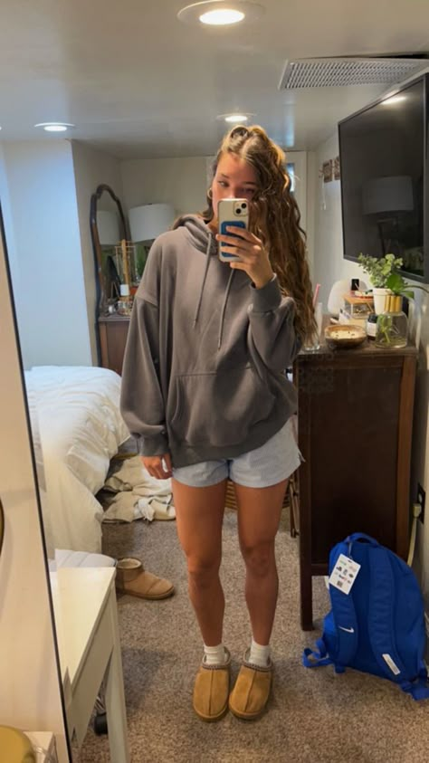 Ath Leisure Outfits Women, Comfy Cute Lounge Outfits, Summer Causal, Longer Shorts Outfits, 80 Degree Weather Outfits Casual, Comfy School Outfits Lazy Days Summer, Cute Casual Comfy Outfits, Summer Comfy Fits, Comfy Outfit Aesthetic