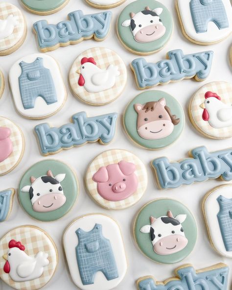 Cow Baby Shower Theme, Pig Baby Shower, Jordan Baby Shower, Vintage Oven, Farm Cookies, Cow Baby Showers, Farm Baby Shower, Icing Techniques, Baby Farm Animals