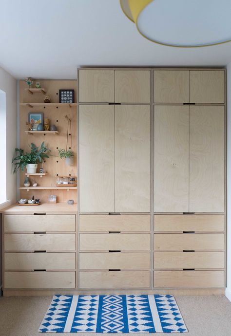 Plywood Wardrobe, Diy Built In Wardrobes, Plywood Diy, Built In Wardrobes, Plywood Kitchen, Plywood Cabinets, Rowe Furniture, Plywood Furniture, Furniture Hacks