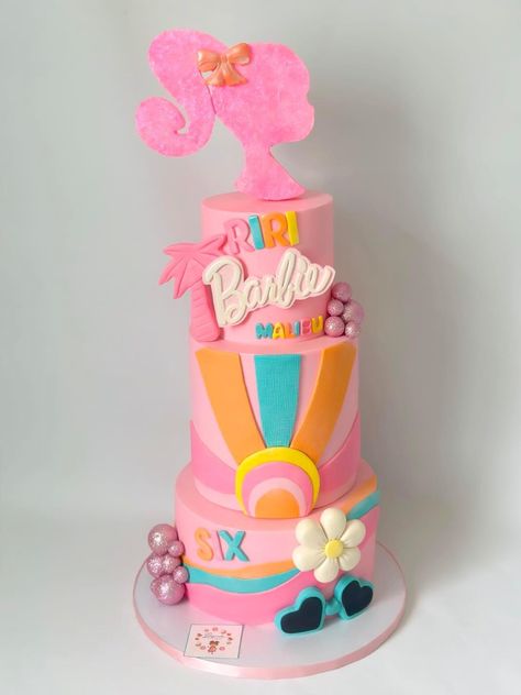 Barbie Pool Party Birthday Cake, Summer Barbie Birthday Party, Malibu Barbie Birthday Cake, Barbie Pool Party Cake, Malibu Barbie Cake, Malibu Barbie Birthday Party, Gateau Baby Shower Garcon, Ballerina Birthday Party Decorations, Beach Birthday Cake