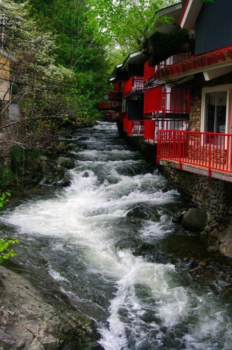 places to see in gatlinburg tn | Gatlinburg, Tennessee Zoders Best Western...Hands down the ... | go ... Camping Trailers, Tennessee Travel, Tennessee Vacation, Weekend Humor, Gatlinburg Tennessee, Gatlinburg Tn, Mountain Vacations, Luxury Camping, Smoky Mountain