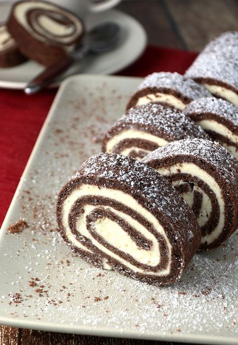 Bringing Back Childhood Memories: #Keto Chocolate Roll Cake! shared via http://www.ruled.me/ Chocolate Roll Cake, Desserts Keto, Postre Keto, Chocolate Roll, Low Carb Treats, Keto Cake, Keto Brownies, Low Carb Sweets, Keto Chocolate