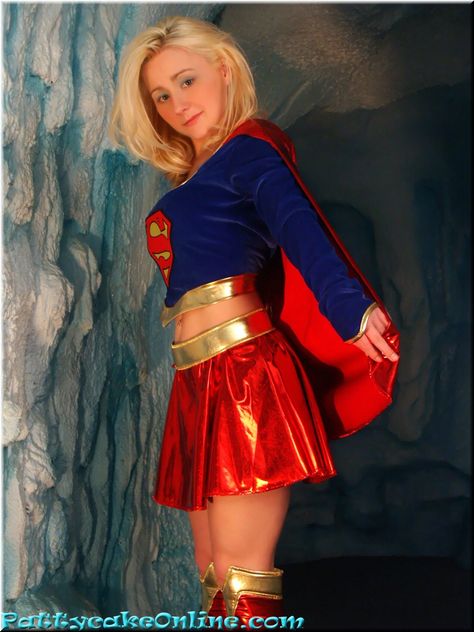 Supergirl Movie, Power Girl Supergirl, Supergirl Cosplay, Supergirl Tv, Dc Cosplay, Power Girl, Halloween Costumes For Girls, Geek Culture, Fanarts Anime