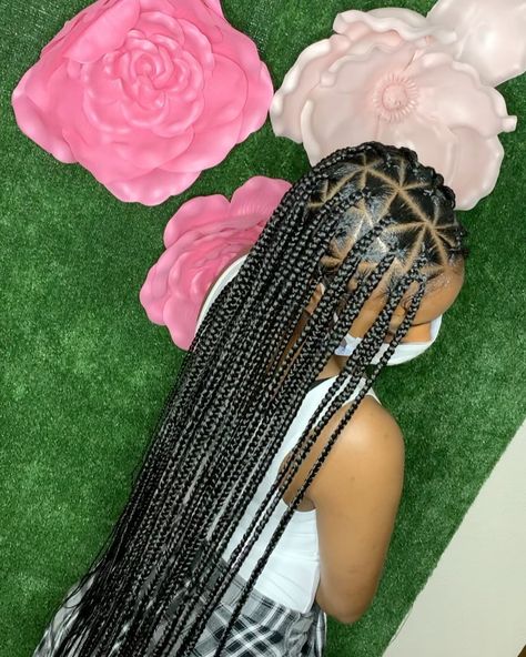 Knotless Box Braids Big Triangle Part, Large Knotless Braids Triangle Parts, Medium Knotless Braids Triangle Parts, Knotless Braids With Triangles, Medium Triangle Part Knotless Braids, Large Triangle Knotless Braids, Triangle Boho Knotless Braids, Knotless Triangle Braids, Knotless Braids Triangle Parts