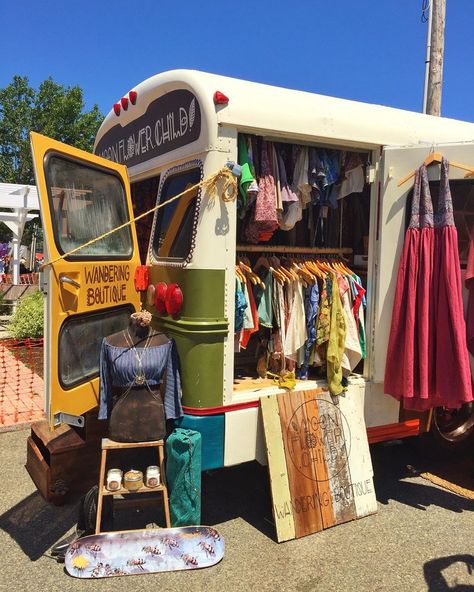 Mobile Fashion Truck, Vintage Store Ideas, Thrift Aesthetic, Fashion Truck, Hippie Bus, Hippie Shop, Vans Store, Hippie Van, Travel Happy