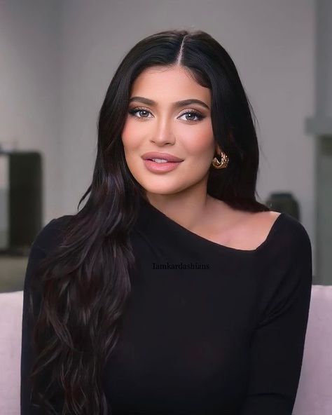 𝗜𝗮𝗺𝗸𝗮𝗿𝗱𝗮𝘀𝗵𝗶𝗮𝗻𝘀✨ (@iamkardashians) • Instagram photos and videos Kyle Kardashian, Kylie Beauty, Kylie Jenner Eyebrows, Gold Jewellery Necklace, Kylie Jenner Icons, Kardashian Kylie Jenner, Kylie Jenner Hair, Looks Kylie Jenner, Kylie Jenner Photos