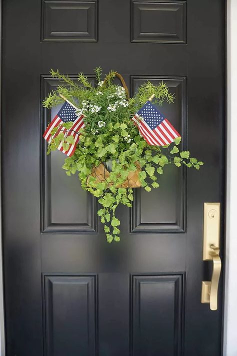 33 Black Front Door Ideas for a Sleek Entry Black Front Doors Exterior, Gloss Black Front Door, Glass Front Door Ideas, Patriotic Front Porch, Paint Your Front Door, Front Door Black, Diy Industrial Lighting, Patriotic Porch, Front Door Ideas