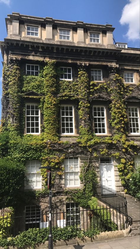 #greenery #green #house #buidling #vines #moss #plants #trees #leaves #garden #europe #england #aesthetic #cottagecore House Covered In Vines, House With Vines, Green House Aesthetic, Mansion Aesthetic, England Aesthetic, Aesthetic Cottagecore, Greek God, Art Things, Ap Art