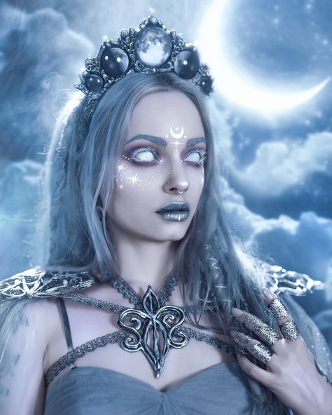 "Tell them like the wolves, I could never resist the moon nor the beauty of the night” - unknown
This full set based on Selene, the goddess of the moon will debut on my site soon. - Model: Genevieve Riker aka Gen (@genthehobbit) - Headpiece by @hysteriamachine - Collar/shoulder pieces & rings by me
#moon #moongoddess #fullmoon #triplemoongoddess #pagan #fantasy #darkfantasy #night #fantasymakeup #silverhair Night Goddess Makeup, Greek Mythology Makeup, Goddess Costume Makeup, Moon Goddess Makeup, Burning Man Makeup, Moon Goddess Costume, Greek Goddess Makeup, Diy Moon, Moon Costume