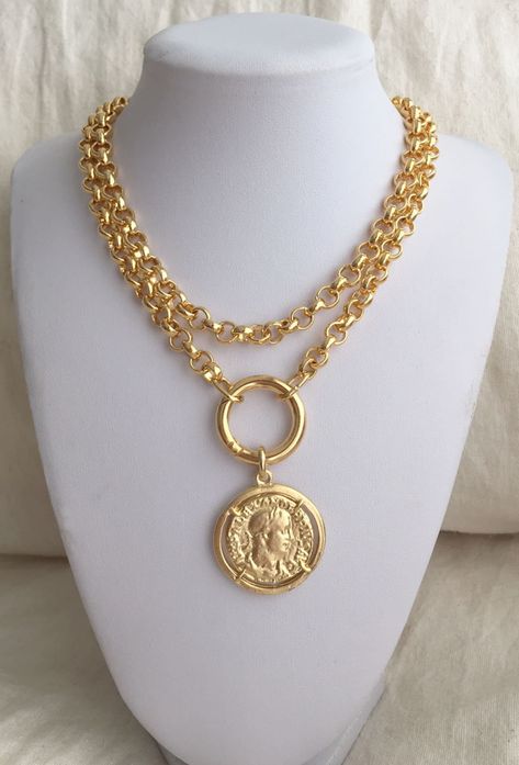 Chunky Gold Necklace Gold Coin Necklace Large Coin Necklace - Etsy Chunky Gold Necklace, Gold Coin Jewelry, Gold Medallion Necklace, Chunky Gold Necklaces, Gold Link Necklace, Belcher Chain, Gold Mangalsutra, Gold Coin Necklace, Necklace Ideas