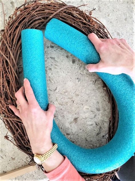 Oval Grapevine Wreath Ideas, Grapevine Wreath Ideas, Oval Grapevine Wreath, Oval Wreath, Oval Pool, Wreath Project, Lavender Wreath, Pool Noodle, Pool Noodles