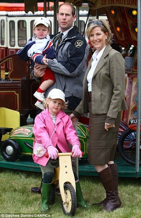 Wessex Family, James Viscount Severn, Sophie Rhys Jones, Edward And Sophie, James Viscount, Louise Mountbatten, Viscount Severn, English Royal Family, Reine Elizabeth Ii