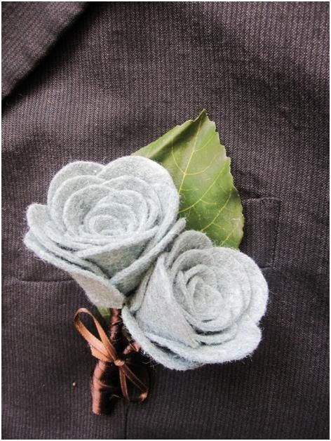 Felt rose boutonnieres Felt Boutonniere, Boutonniere Diy, Felt Bouquet, Felt Rose, Felt Flower Bouquet, Felt Succulents, Felt Flowers Diy, Rose Boutonniere, Felt Roses