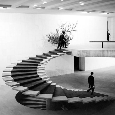 Oscar Niemeyer Art Galleries Design, Stairs Architecture, Spiral Stairs, Oscar Niemeyer, Stairway To Heaven, Spiral Staircase, Staircase Design, Stairs Design, Elizabeth Ii