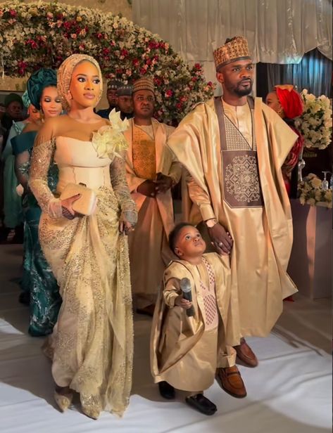 Nigerian Marriage Outfit, African Marriage, Africa Wedding Dress African Style, Nigerian Wedding Outfits, Gambian Wedding Dresses Traditional, African Bride Dresses Traditional, Nubian Wedding, Ghanian Traditional Wedding Dress, Traditional Ghanian Wedding Dress