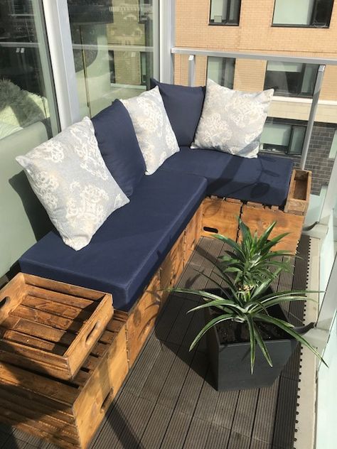 Custom made corner couch for tiny balcony.  Made with wood crates and hand made seat cushions and pillows. Diy Balcony Couch, Tiny Balcony Seating, Diy Balcony Seating, Small Balcony Sofa, Balcony Bench Ideas, Corner Balcony Ideas, Balcony Bench Seating, Small Balcony Bench, Crate Couch