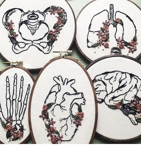 Embroidered Art, Cute Embroidery, Simple Embroidery, Sewing Embroidery Designs, Hand Embroidery Art, Instagram Look, Embroidery Craft, Anatomy Art, Hand Embroidery Patterns