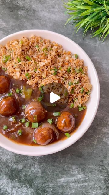 Manchurian Fried Rice Recipe, Fried Rice Manchurian, Manchurian Rice, Manchurian Fried Rice, Cabbage Manchurian Recipe, Manchurian Gravy, Onion Petals, Green Chilli Sauce, Priyanka Singh