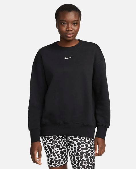 Black Nike Sweatshirt, Nike Sportswear Phoenix Fleece, Sweatshirt Nike, Oversized Crewneck, Nike Sweatshirt, Store Shoes, Nike Store, Black Nike, Nike Sportswear