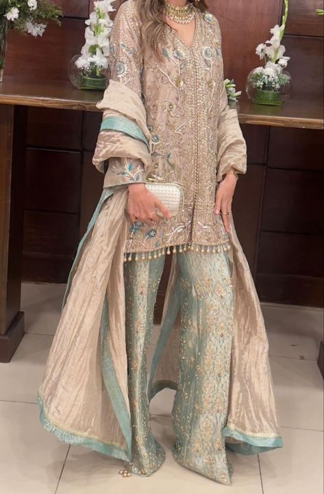 Roka Ceremony Outfits, Desinger Dresses, Indian Outfits Modern, Roka Ceremony, Asian Attire, Trendy Outfits Indian, Pakistani Formal Dresses, Desi Fits, Latest Dress Design